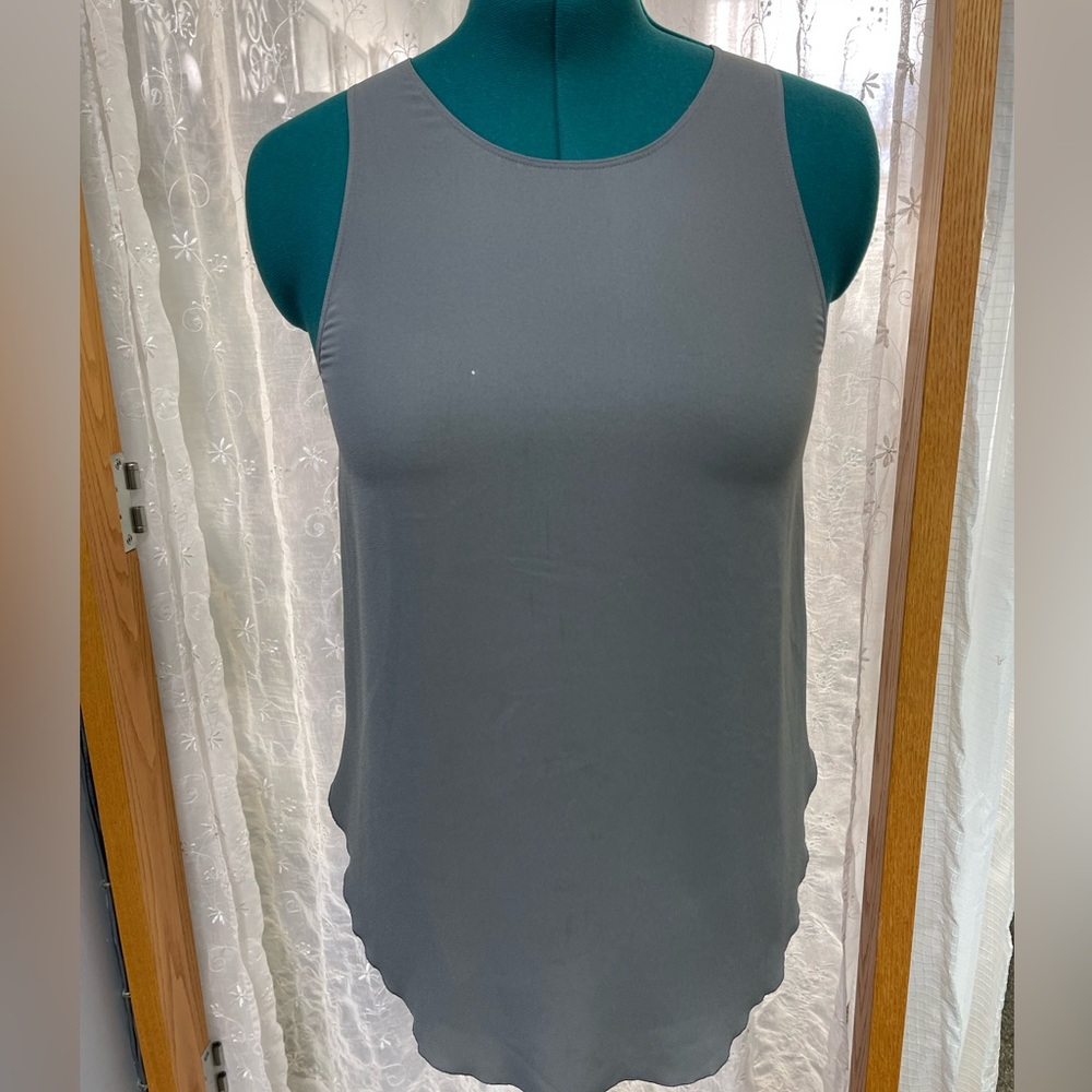 Wilfred grey zip back tank size small